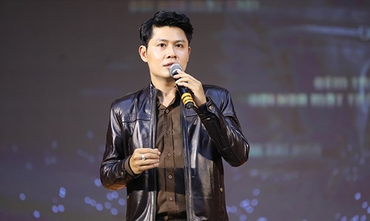Nhạc sĩ Nguyễn Văn Chung gây quỹ hỗ trợ nghệ sĩ nghèo. Ảnh: NVCC