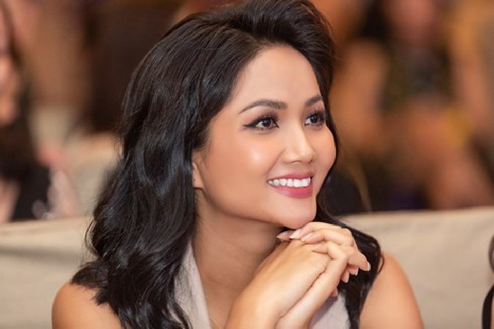 H'Hen Niê khẳng định cô không thẩm mỹ. Ảnh: MU H'Hen Niê khẳng định cô không thẩm mỹ. Ảnh: MU