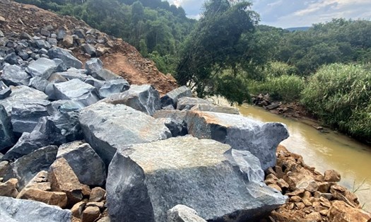 Một địa điểm khai thác đá bazan ở Đắk Nông. Ảnh: Bảo Lâm