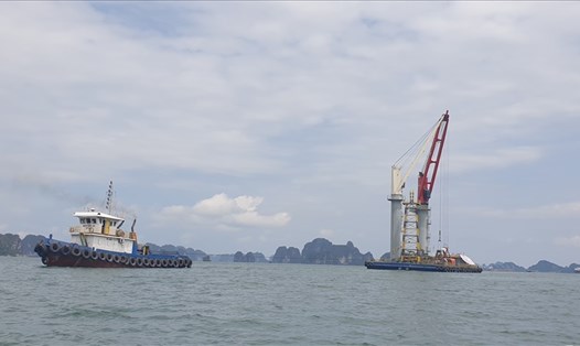 Quảng Ninh có 250km bờ biển nên việc kiểm soát tàu bè ra vào gặp nhiều khó khăn. Ảnh: Nguyễn Hùng
