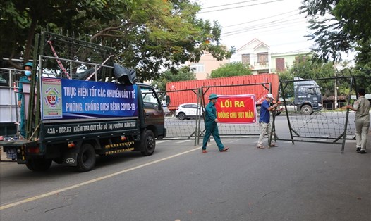 Người dân Đà Nẵng đồng tình "đóng cửa" nếu 4 ngày vẫn không giảm dịch COVID-19. Ảnh: Thanh Chung