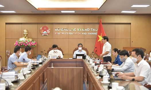 Tại hội nghị tổng kết năm học 2020-2021 với giáo dục tiểu học, vấn đề thừa thiếu giáo viên được nhiều đại biểu đề cập. Ảnh: Thế Đại