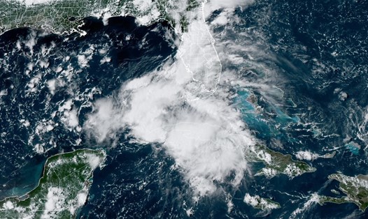 Bão Fed dự kiến mạnh lên thành bão nhiệt đới khi nhắm thẳng Florida Panhandle, Mỹ. Ảnh: NHC