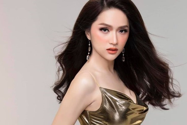 Hoa hậu Hương Giang đấu giá đồng hồ 900 triệu để ủng hộ máy thở chống dịch Hoa hậu Hương Giang đấu giá đồng hồ 900 triệu để ủng hộ máy thở chống dịch