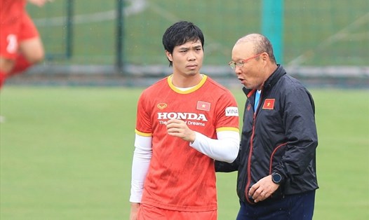 Số 10 của Công Phượng ở tuyển Việt Nam sẽ được ông Park Hang-seo tìm "người thay thế'" khi tiền đạo này vắng mặt. Ảnh: VFF