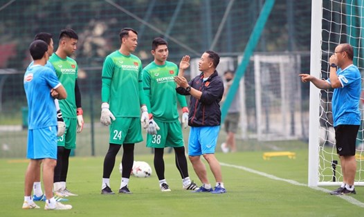 Bùi Tấn Trường để lại dấu ấn trong khung thành tuyển Việt Nam tại 3 trận đấu cuối vòng loại thứ 2 World Cup 2022. Ảnh: VFF