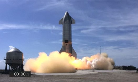 Ảnh phóng thử nguyên mẫu tàu vũ trụ Starship SN10 của SpaceX. Ảnh: SpaceX.