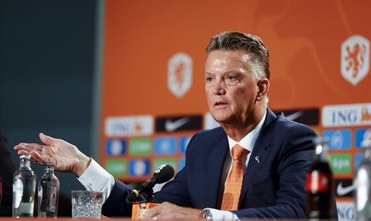 Louis van Gaal rất lạc quan trong buổi họp báo đầu tiên kể từ khi được bổ nhiệm trở lại vị trí huấn luyện viên đội tuyển Hà Lan. Ảnh: KNVB