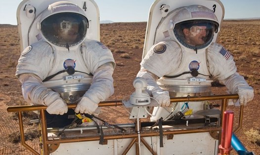 Các phi hành gia trên Trái đất làm việc trong một môi trường mô phỏng trên sao Hỏa. Ảnh: NASA