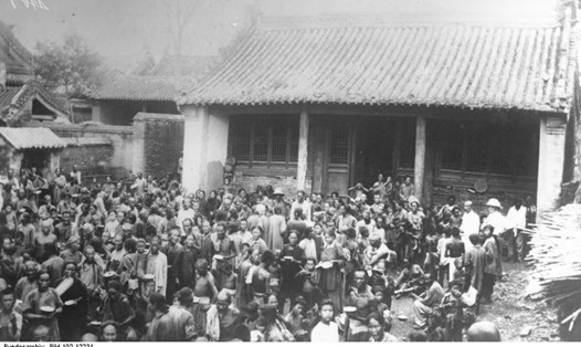 Nạn nhân lũ lụt Trung Quốc năm 1931. Ảnh: Bundesarchiv/Wikipedia
