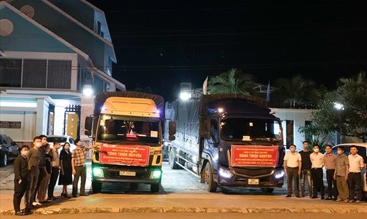 Xe hàng chở gạo, cá và nông sản từ Kon Tum ủng hộ cho người dân ở TP.Hồ Chí Minh. Ảnh T.T
