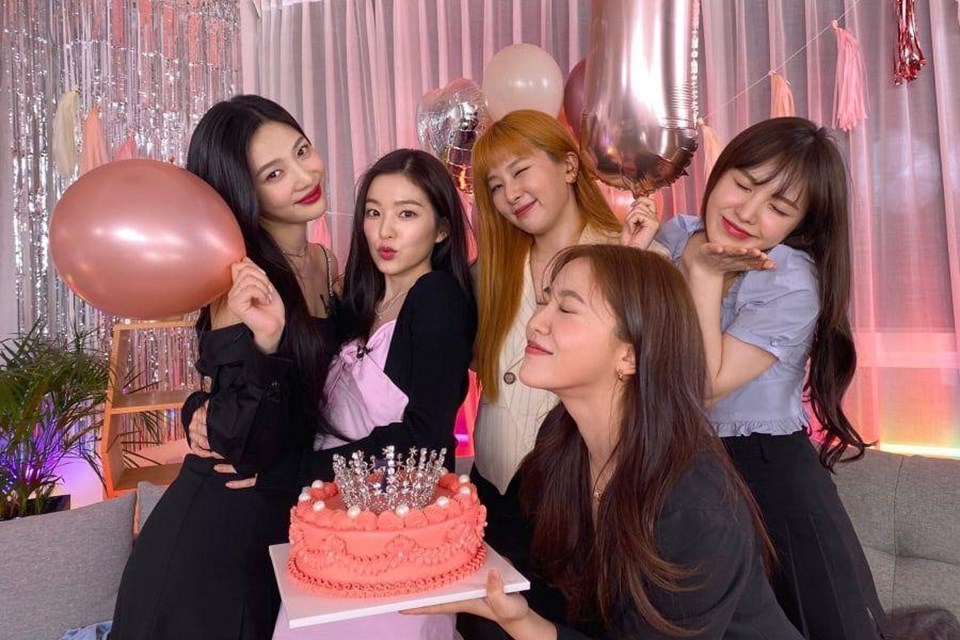 Red Velvet cảm ơn người hâm mộ trong dịp kỷ niệm 7 năm. Ảnh: AFP.