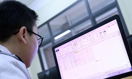 Học sinh THCS ở Hà Nội được yêu cầu phải thi học kỳ trực tuyến. Ảnh: Hải Nguyễn