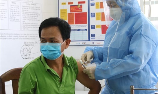 Bình Dương đăng ký tiêm thí điểm Vaccine Nano Covax cho 200.000 tình nguyện viên. Ảnh: Đình Trọng