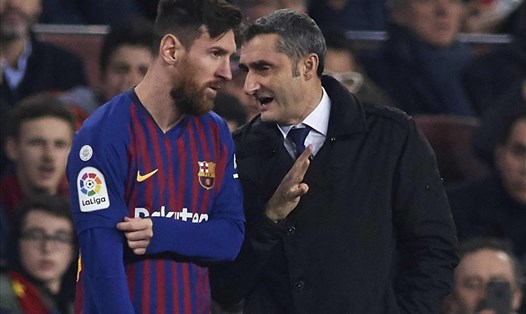 Lionel Messi và huấn luyện viên Ernesto Valverde đã có 3 năm làm việc cùng nhau ở Barcelona. Ảnh: AFP