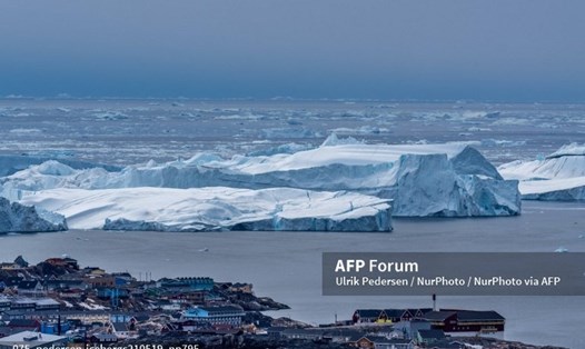 Tảng băng trôi gần Ilulissat, Greenland. Ảnh: AFP