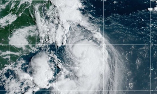 Khu vực bờ đông nước Mỹ đang nỗ lực chuẩn bị ứng phó cơn bão số 8 Henri sắp đổ bộ. Ảnh: NOAA