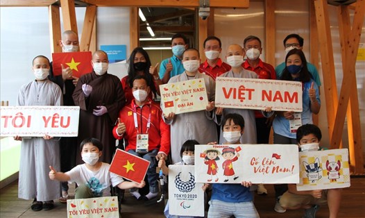 Cộng đồng người Việt ở Nhật Bản gặp mặt  các vận động viên đoàn thể thao người khuyết tật Việt Nam. Ảnh: Đoàn TTVN