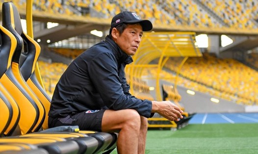 Huấn luyện viên Akira Nishino viết tâm thư sau gần 1 tháng bị FAT sa thải. Ảnh: Thairath