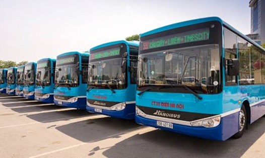 Trên 2.500 nhân viên xe buýt ở Hà Nội phải tạm nghỉ không lương do dịch COVID-19. Ảnh minh họa: Thành Nam