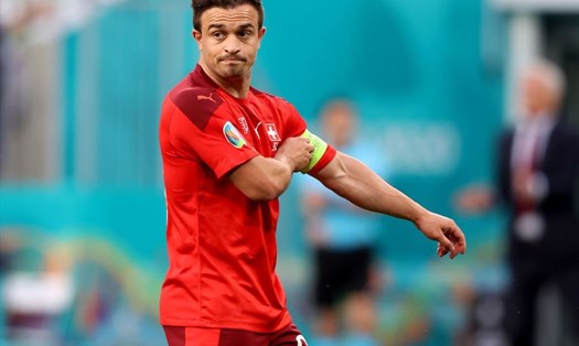 Lyon chiêu mộ thành công Xherdan Shaqiri từ Liverpool. Ảnh: AFP.