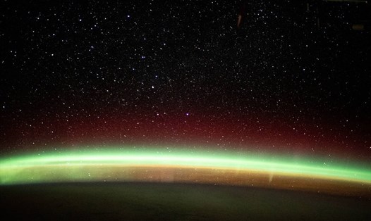 Các nhà khoa học cho rằng sự suy giảm ozone ở tầng trung lưu có thể xảy ra trong thời kỳ cực quang. Ảnh: NASA