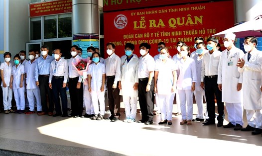20 y, bác sĩ Ninh Thuận lên đường vào TPHCM hỗ trợ điều trị COVID-19. Ảnh: Tuấn Kiệt.