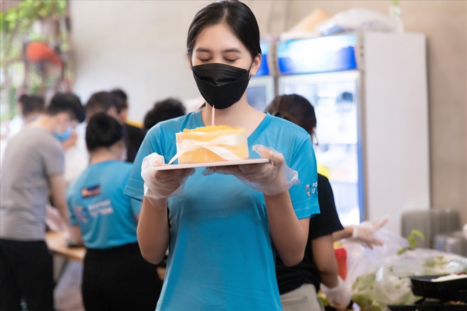 Hoa hậu Tiểu Vy đón sinh nhật. Ảnh: SV. Hoa hậu Tiểu Vy đón sinh nhật. Ảnh: SV.