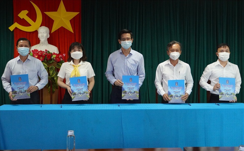 Lễ ký kết phối hợp giữa 05 đơn vị để hỗ trợ đưa nông sản Bà Rịa - Vũng Tàu lên sàn thương mại điện tử Lễ ký kết phối hợp giữa 05 đơn vị để hỗ trợ đưa nông sản Bà Rịa - Vũng Tàu lên sàn thương mại điện tử