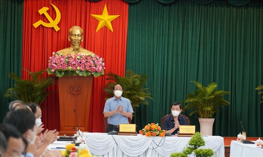 Phó Thủ tướng Lê Văn Thành kiểm tra phòng chống dịch bệnh COVID-19 ở Đồng Nai. Ảnh: Minh Châu
