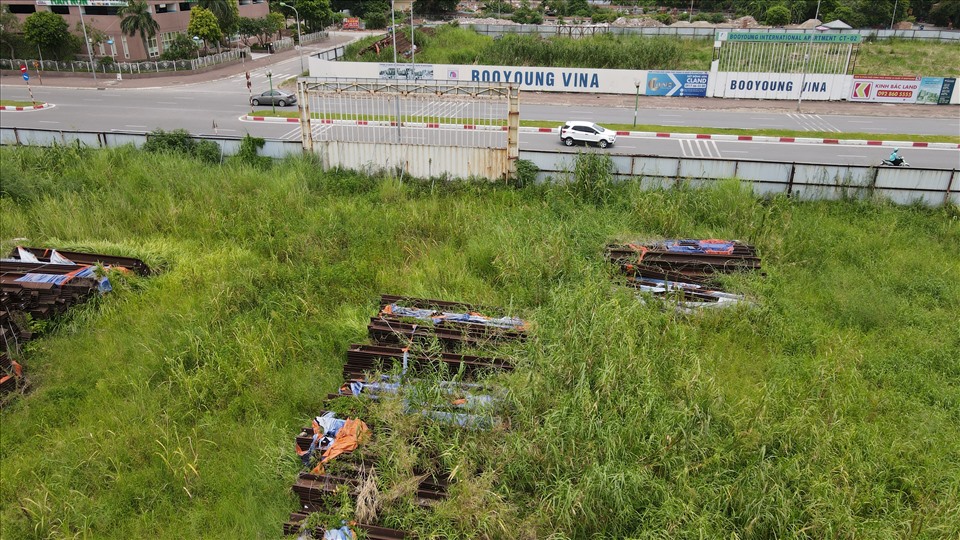 Những dự án “ôm đất vàng” bỏ hoang ở Hà Nội: Hậu quả của sự thiếu kiểm soát, xử lý