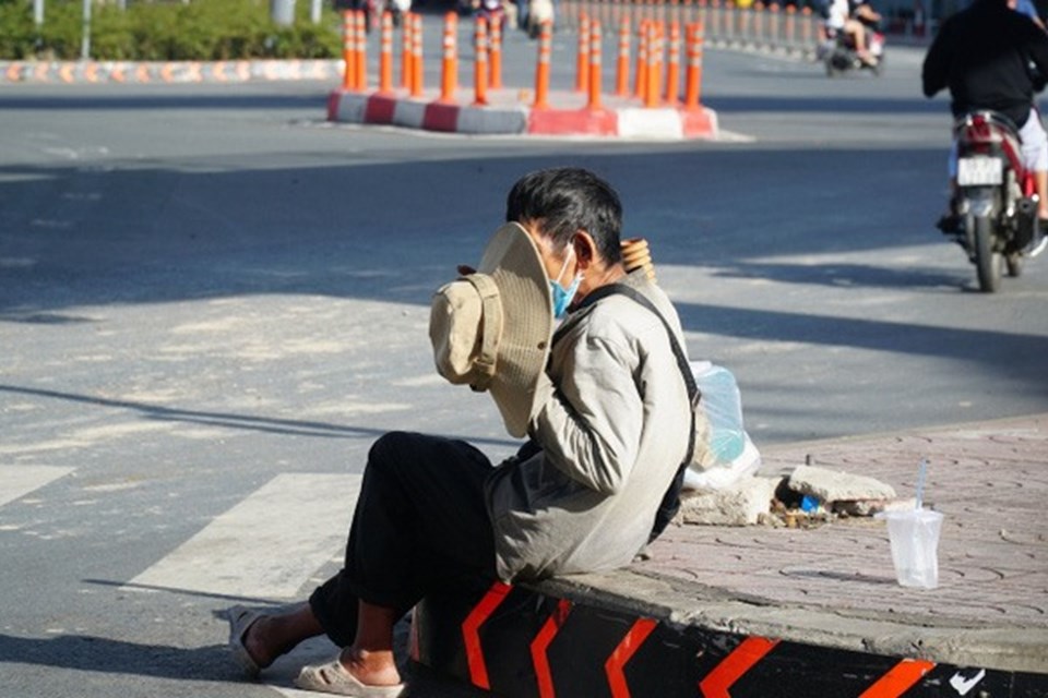 Yêu cầu thiết lập đường dây nóng tại địa phương hỗ trợ người lang thang Yêu cầu thiết lập đường dây nóng tại địa phương hỗ trợ người lang thang