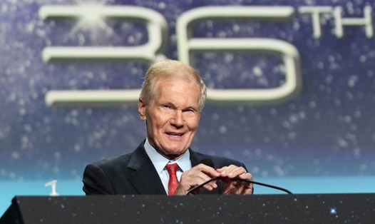 Giám đốc NASA Bill Nelson phát biểu trước đám đông vào ngày 24.8.2021 tại Hội nghị chuyên đề Không gian lần thứ 36. Ảnh: Space Foundation