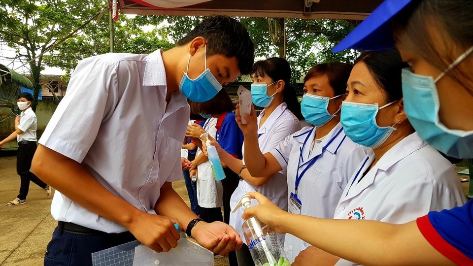Dịch bệnh diễn biến phức tạp, Bình Phước có 3 phương án cho năm học mới. Ảnh: Dương Bình Dịch bệnh diễn biến phức tạp, Bình Phước có 3 phương án cho năm học mới. Ảnh: Dương Bình
