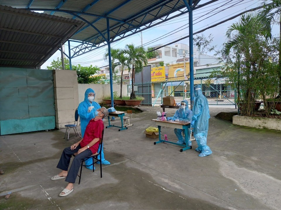 Trạm Y tế lưu động xã Phong Phú (đặt tại Trường tiểu học Phong Phú, huyện Bình Chánh). Ảnh: Bộ Y tế