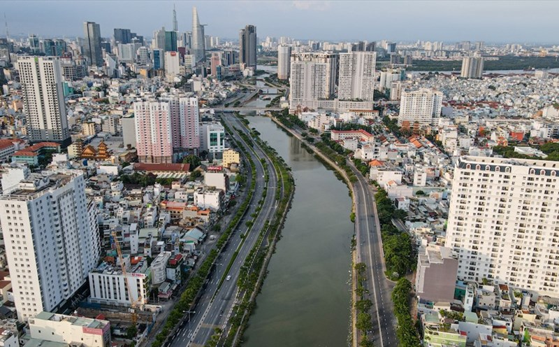 Một góc đại lộ Võ Văn Kiệt hồi tháng 7. Ảnh: Thành Nguyễn