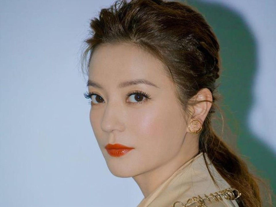 Triệu Vy bị "phong sát" bởi những ồn ào trước đó của mình. Ảnh: Xinhua