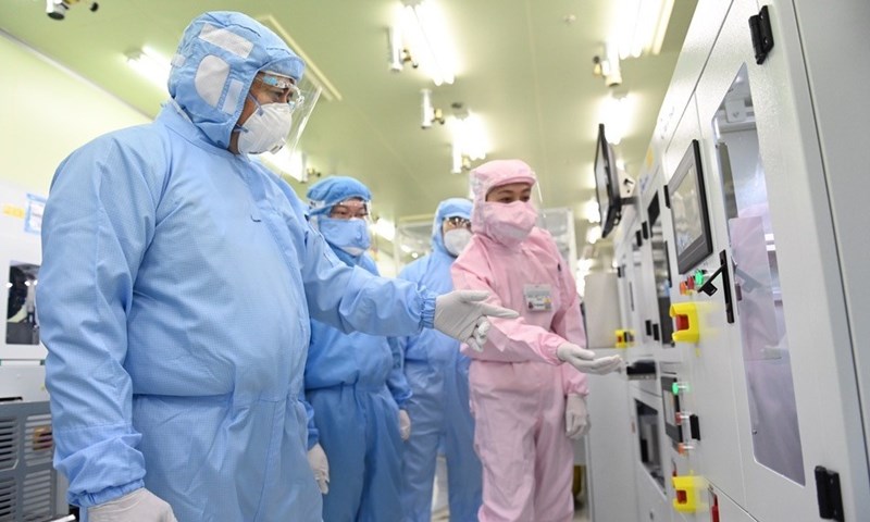 Thủ tướng kiểm tra nơi có 2.000 công nhân làm việc, sản xuất 