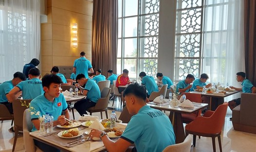 Đội tuyển Việt Nam được đáp ứng đồ ăn hợp khẩu vị. Ảnh: VFF