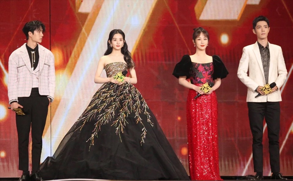 Tiêu Chiến, Dương Tử, Triệu Lệ Dĩnh và Vương Nhất Bác gặp vận xui. Ảnh: Xinhua.