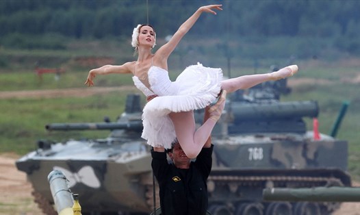 Màn trình diễn ballet ấn tượng tại lễ khai mạc Army Games 2021. Ảnh: TASS/Army Games 2021