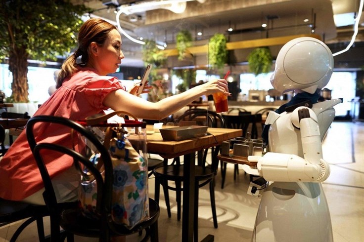 Quán cà phê robot ở Tokyo tạo xu hướng cho người khuyết tật hòa nhập