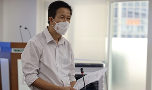 Phó Ban chỉ đạo Phạm Đức Hải thông tin về tình hình dịch bệnh COVID-19 trên địa bàn TPHCM. Ảnh: Khang Minh