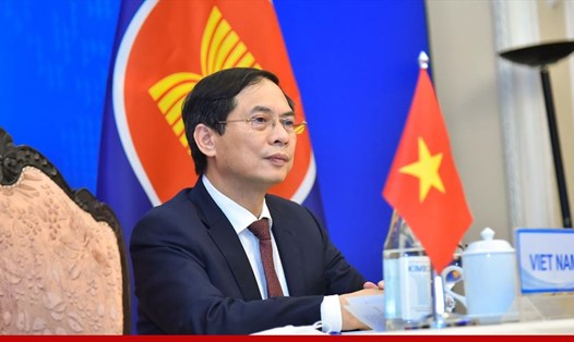 Bộ trưởng Ngoại giao Bùi Thanh Sơn dự Hội nghị Bộ trưởng Ngoại giao ASEAN - Trung Quốc ngày 3.8. Ảnh: BNG