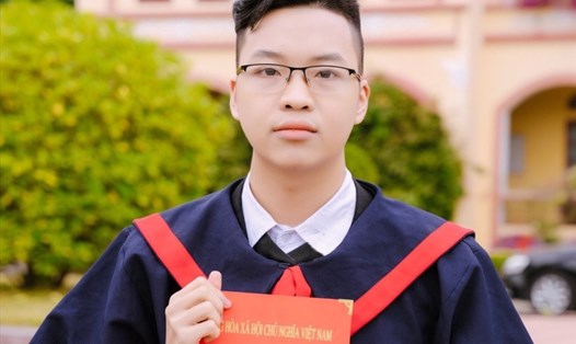 Em Phạm Đức Nam Phương, lớp 12 Hóa trường THPT Chuyên Nguyễn Trãi đoạt Huy chương Vàng trong kỳ thi Olympic Hóa học Quốc tế 2021