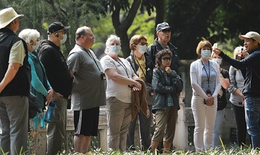 Nhiều địa phương tích cực triển khai gói hỗ trợ hướng dẫn viên du lịch. Ảnh: LĐ