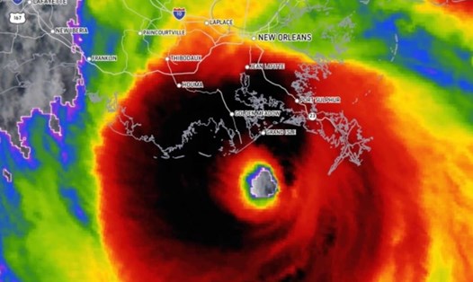 Hình ảnh vệ tinh mắt bão Ida sắp đổ bộ ngày 29.8. Ảnh: AccuWeather