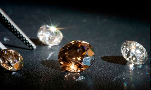 Kim cương hình thành ở sâu nhất trong lòng đất có nguồn gốc từ carbon hữu cơ. Ảnh: AFP