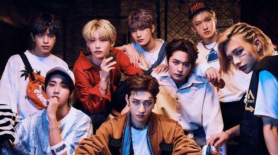 Nhóm nhạc nam Stray Kids. Ảnh: Xinhua Nhóm nhạc nam Stray Kids. Ảnh: Xinhua