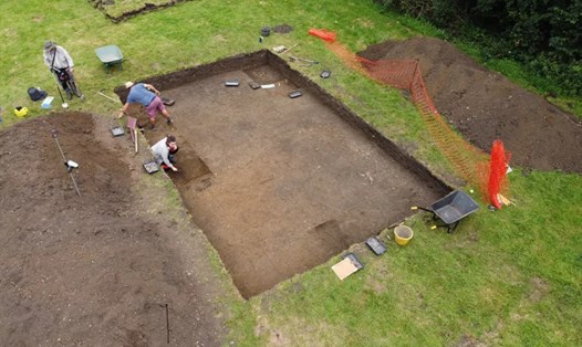 Các nhà khảo cổ đang tiến hành khai quật tại địa điểm. Ảnh: University of Reading